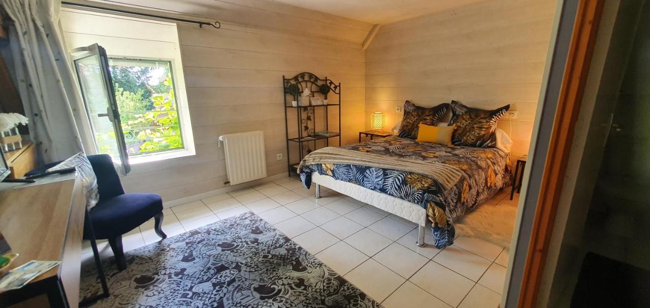 Chambres D'Hotes Avec Piscine Aux Agapanthes De Cromel - Mont Saint Michel Exterior photo